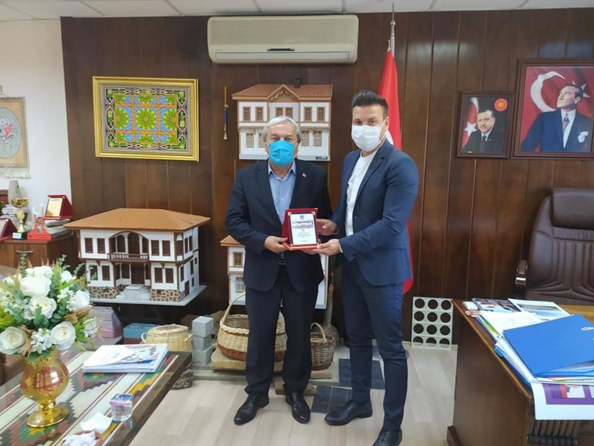 Altınorduspor Spor Dış Sportif Etkinlikler Direkt&ouml;r&uuml; Korkmaz&rsquo;dan Başkan Şahin&rsquo;e ziyaret