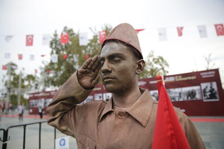 Canlı heykellerle Kurtuluş Savaşı G2