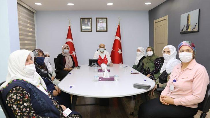 Vali Demirtaş kadınları ağırladı G1
