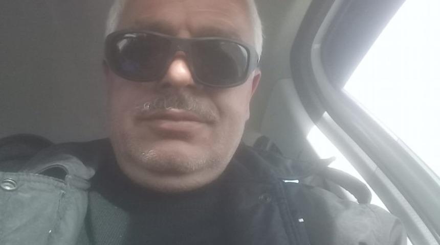 Freni boşalan kamyon altında kalarak yaşamını yitirdi