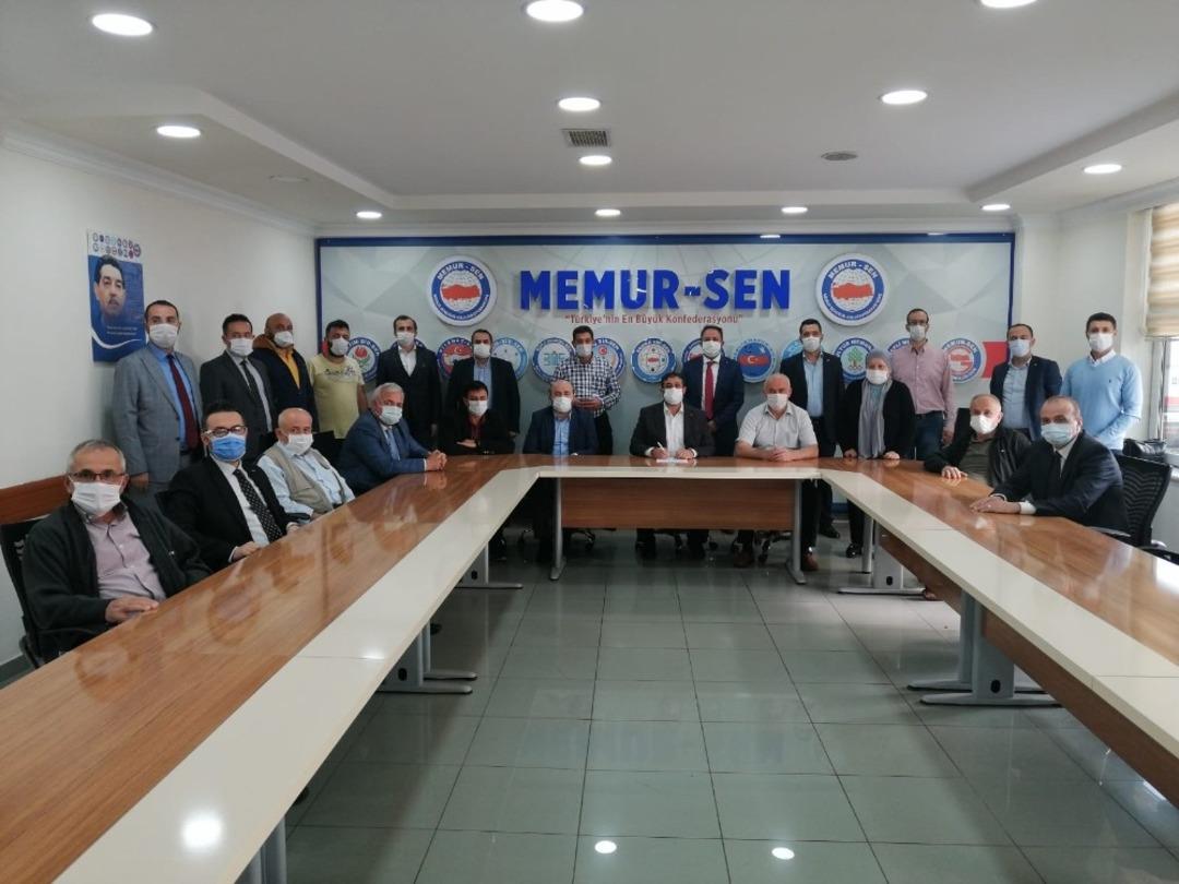 D&uuml;zce Memur-Sen&rsquo;den Macron&rsquo;a kınama