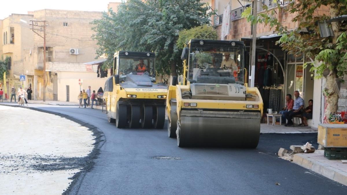 Şanlıurfa&rsquo;da kış ayı &ouml;ncesi asfalt &ccedil;alışması yoğun tempoda