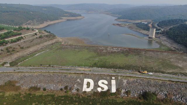 istanbul-barajlari-kritik-seviyede-alibeykoy-barajinda-eski-elektrik-direkleri-ortaya-cikti_6707_dhaphoto1