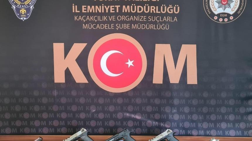 6 ruhsatsız silah ele ge&ccedil;irildi