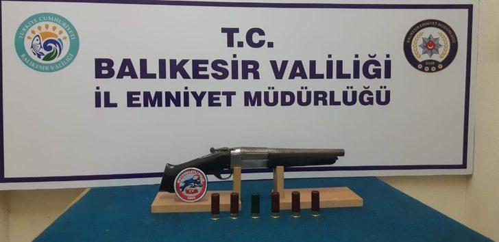 Balıkesir’de polis 17 silah ele geçirdi G1