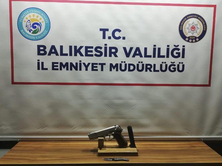 Balıkesir’de polis 17 silah ele geçirdi G2