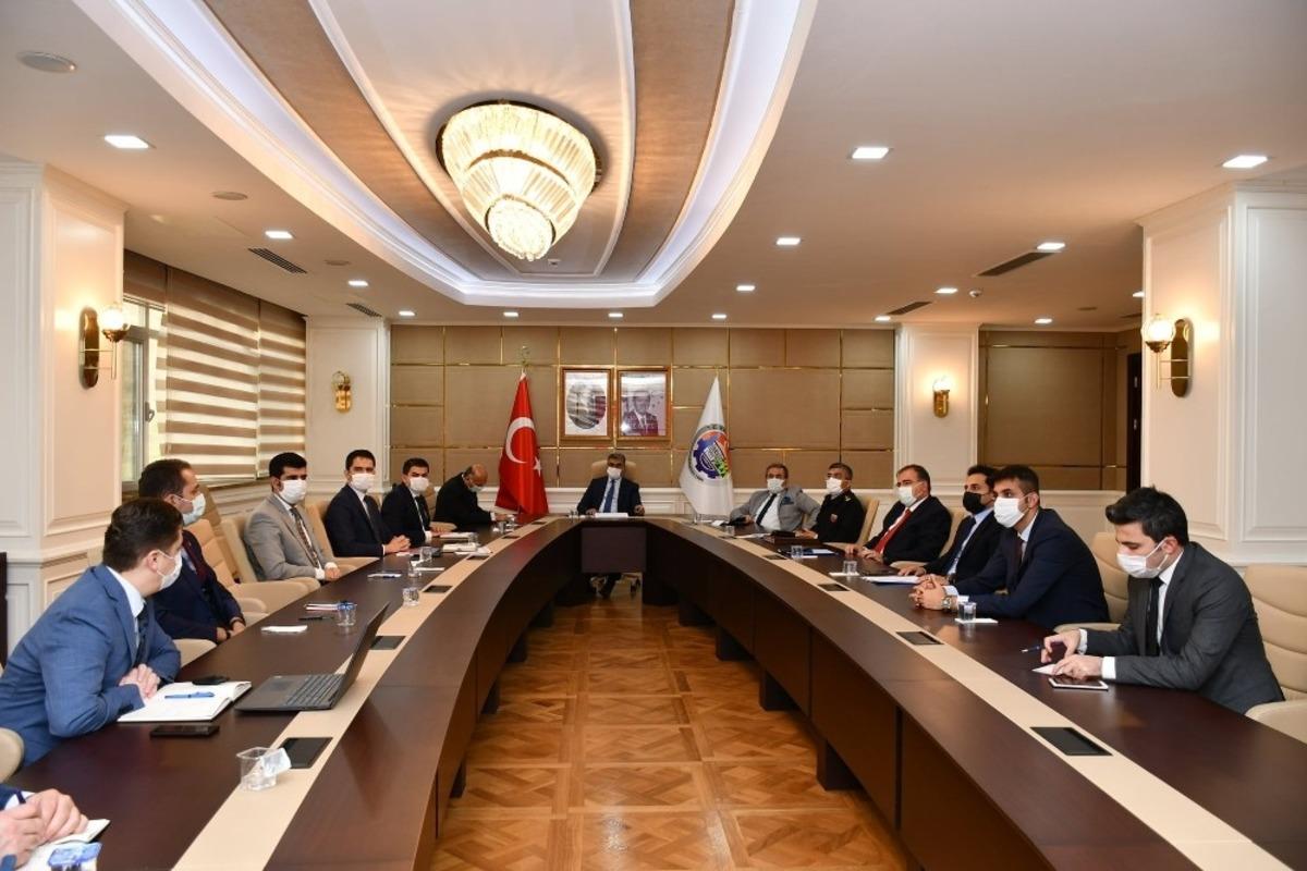 Hızlı vaka artışına karşı alınan &ouml;nlemler değerlendirildi