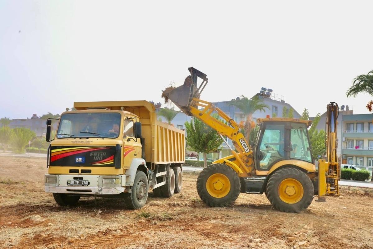 Didim&rsquo;de temizlik &ccedil;alışmaları aralıksız devam ediyor