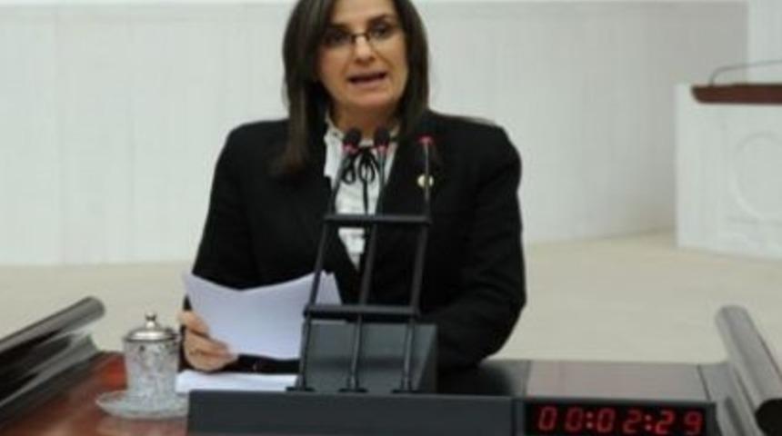 AK Parti milletvekili Tülay Kaynarca, koronavirüs testinin pozitif çıktığını açıkladı