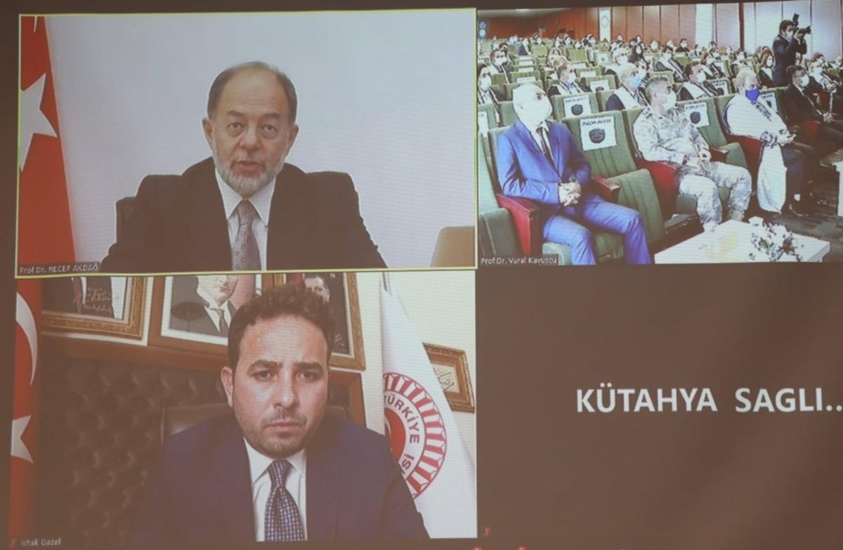 Recep Akdağ: "T&uuml;rkiye artık sağlık alanındaki cihazlarını da &uuml;retiyor"