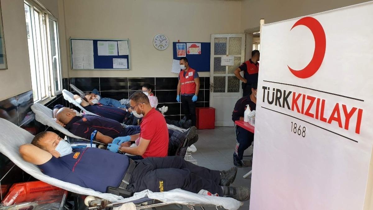 Nazilli&rsquo;de alev savaş&ccedil;ılarından Kızılay&rsquo;a kan desteği