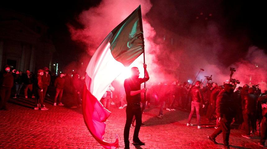 Roma'da virüs önlemlerine olaylı protesto