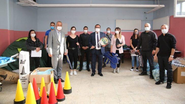Tunceli’de okullara spor malzemesi desteği G2