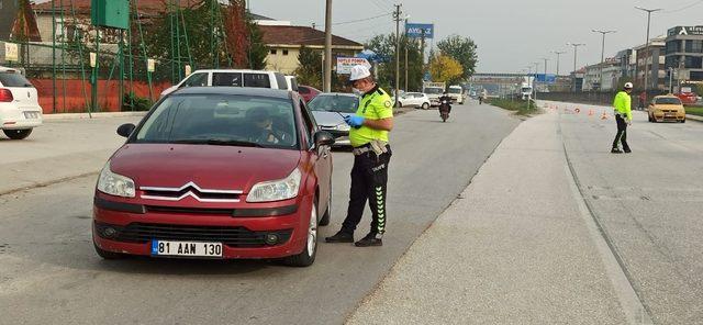 Düzce’de artan trafik kazaları ekipleri harekete geçirdi