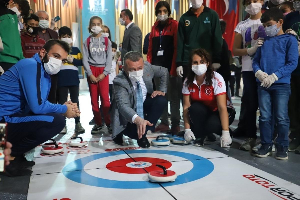 &ldquo;Pandemide spor ile g&uuml;&ccedil;l&uuml; kal&rdquo; temalı spor festivali başladı