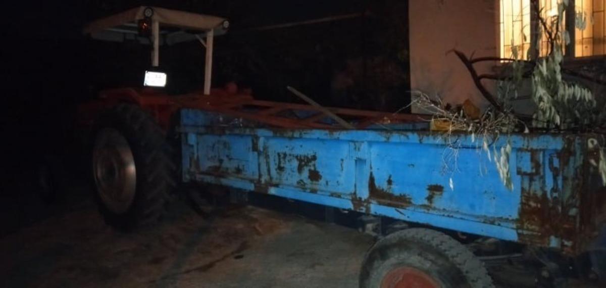 Oğlunun kullandığı trakt&ouml;rden d&uuml;şen yaşlı adam hayatını kaybetti