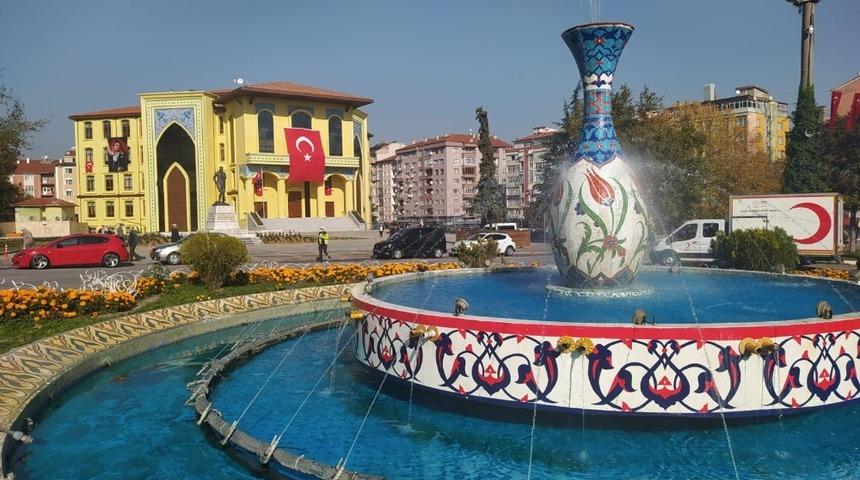 Vali &Ccedil;elik&rsquo;ten &rsquo;Ev ve iş yerlerimize bayrak asalım&rsquo; &ccedil;ağrısı