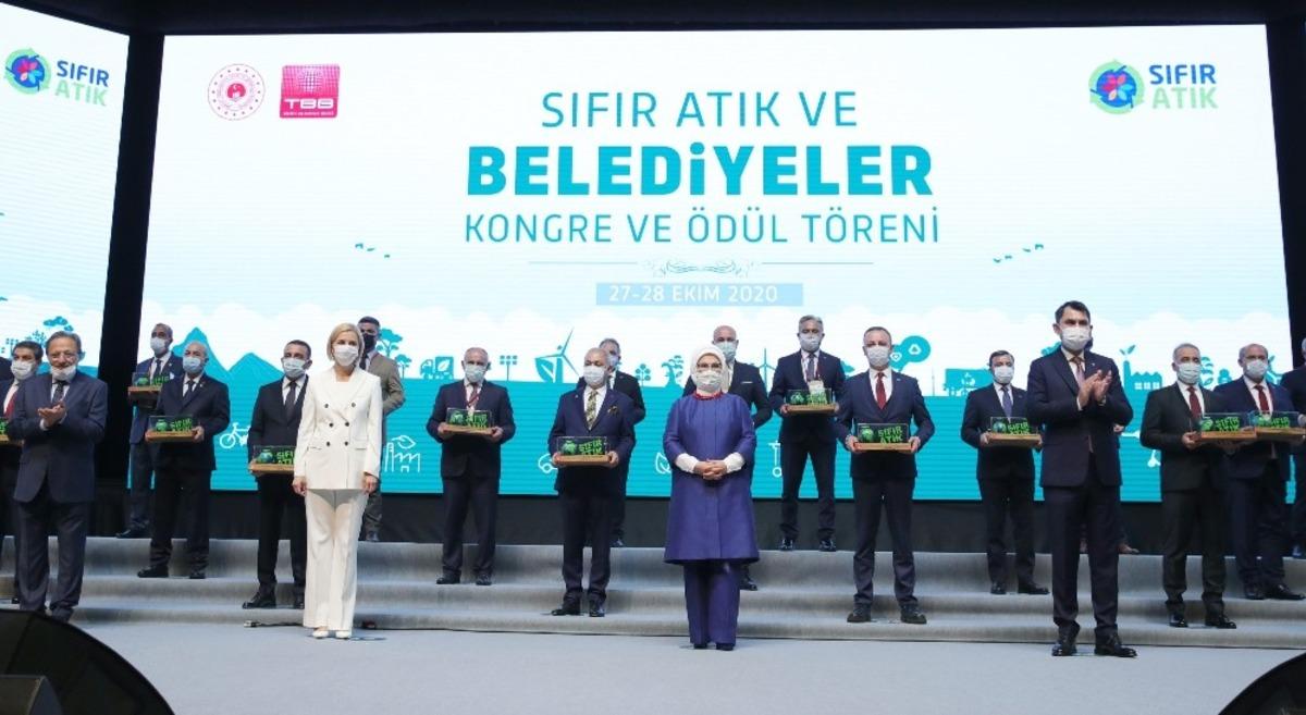 Başkan Togar&rsquo;a &lsquo;Sıfır Atık&rsquo; &ouml;d&uuml;l&uuml;