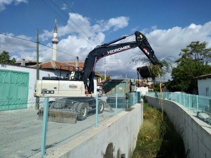 Erdelli Mahallesi’nde bin 500 metre dere temizlendi G3