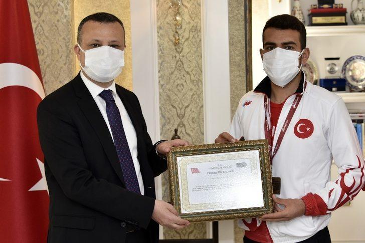 Katıldığı ilk uluslararası yarışmada Balkan Şampiyonu oldu G2