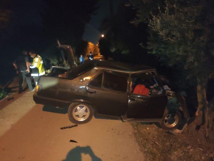 Otomobil zeytin ağacına çarptı: 1 ağır yaralı G5