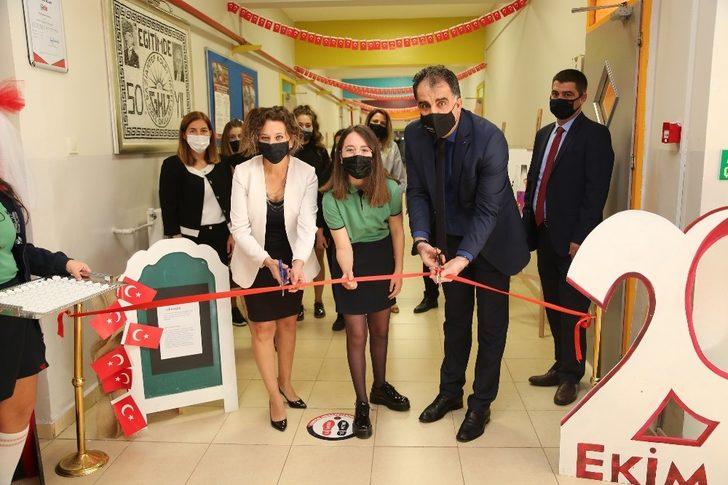 GKV’li Ece Koçak açtığı sergiyi Atatürk’e armağan etti G2