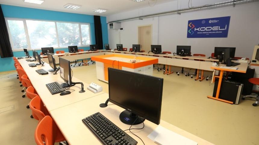 Cumhuriyetin yeni yaşı 97 kodlama at&ouml;lyesi ile ta&ccedil;lanacak