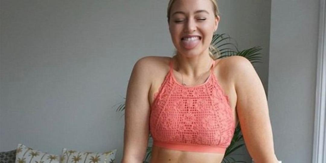 Kıvrımlı g&uuml;zelden olay pozlar!