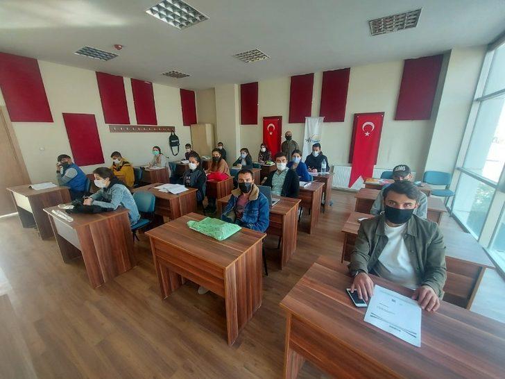 Van Büyükşehir Belediyesinden öğrencilere etüt hizmeti G1