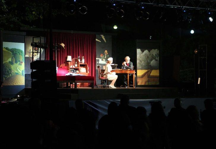 Efeler’de tiyatro şöleni “Güneyli Bayan” ile sona erdi G3