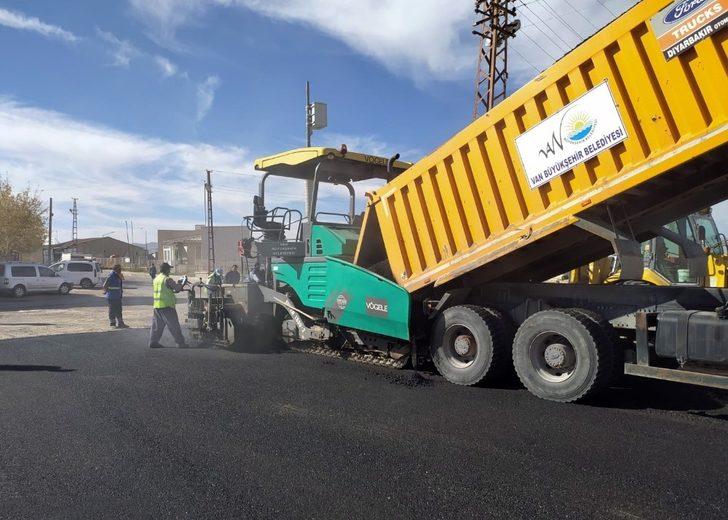 Saray ilçesinde yol ve asfalt çalışması G2