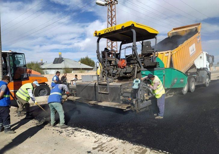 Saray ilçesinde yol ve asfalt çalışması G3
