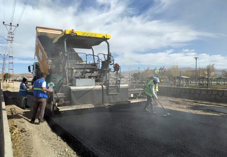 Saray ilçesinde yol ve asfalt çalışması G4