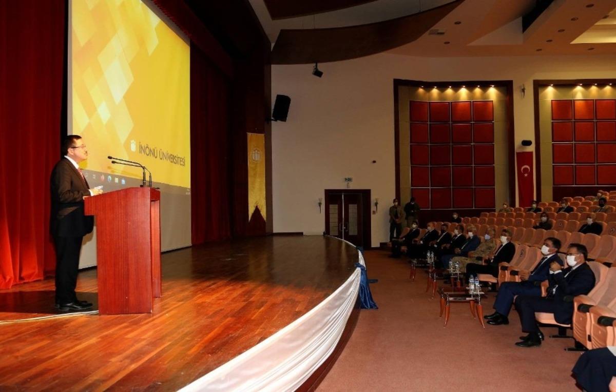 Cumhuriyet&rsquo;in &ouml;nemi anlatıldı