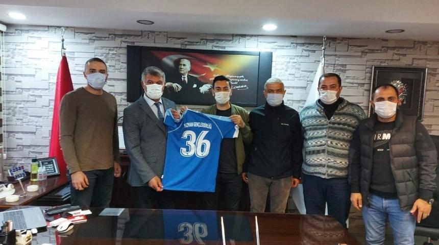 Kağızman Gen&ccedil;ler Birliği Spor y&ouml;netimden kaymakam ve belediye başkanına 36 numaralı forma