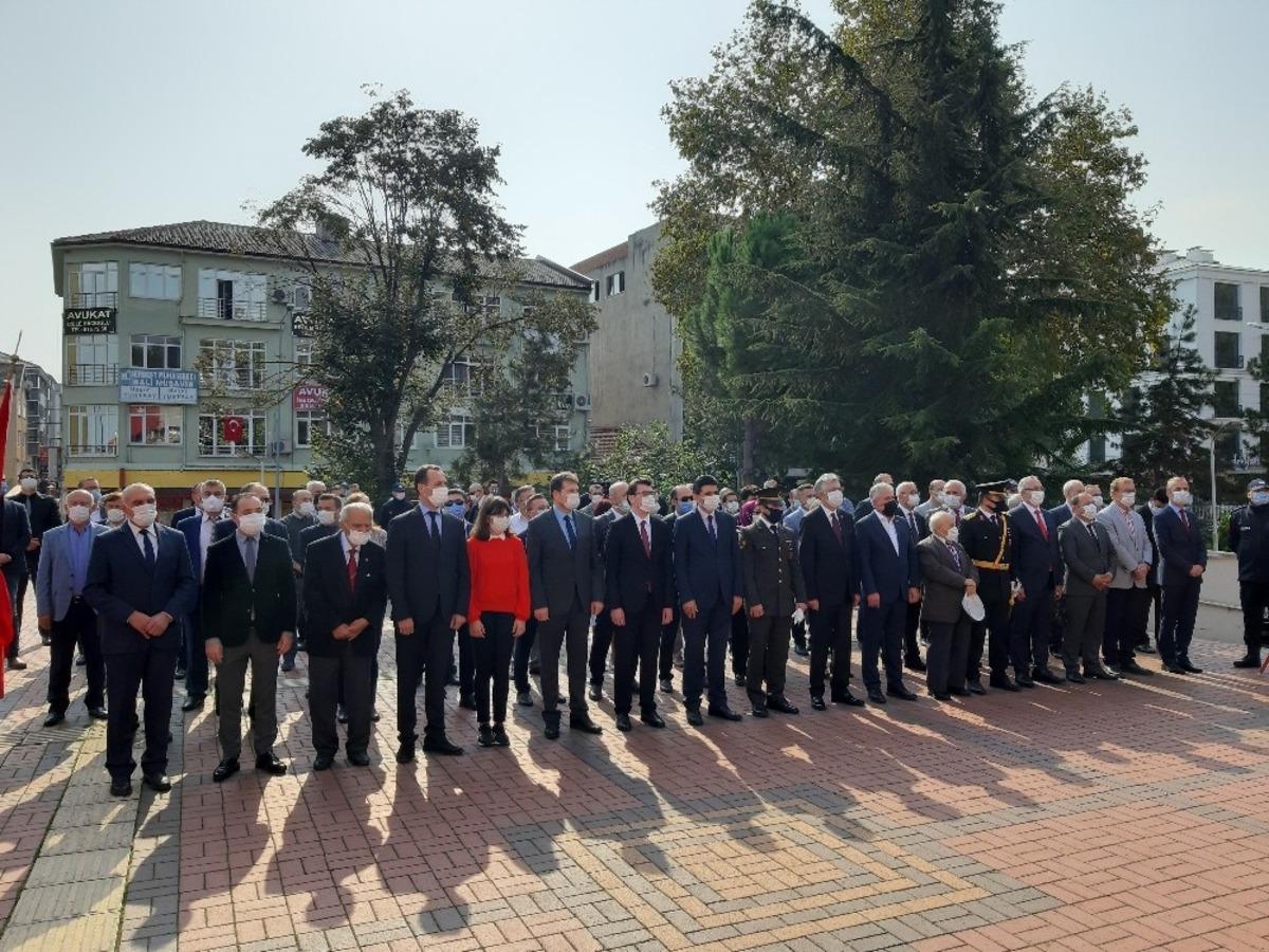 &Ccedil;aycuma&rsquo;da Cumhuriyet Bayramı &ouml;ncesi &ccedil;elenk sunuldu