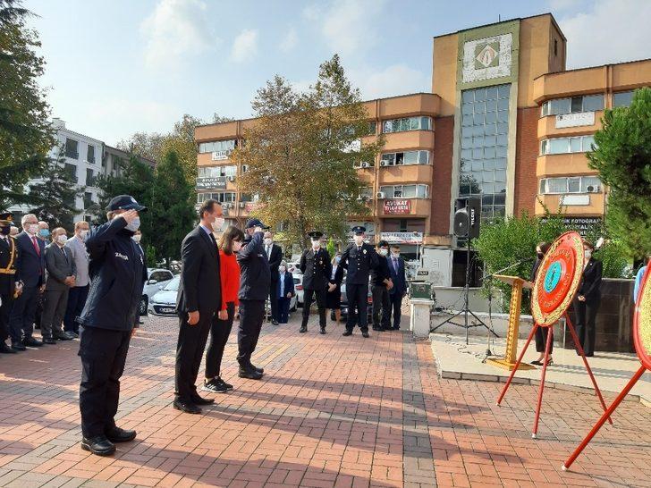 Çaycuma’da Cumhuriyet Bayramı öncesi çelenk sunuldu G3