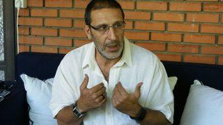 Evli kadına attığı çıplak fotoğrafları ifşa olmuştu! Cem Özer eşiyle el ele