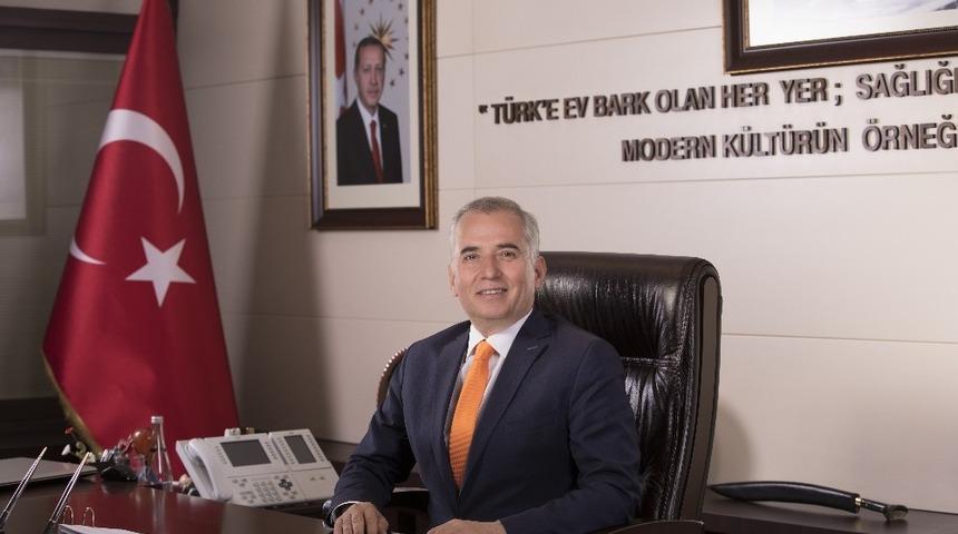 Başkan Zolan, “Türk milleti, büyük zaferini cumhuriyeti ilan ederek taçlandırmıştır”