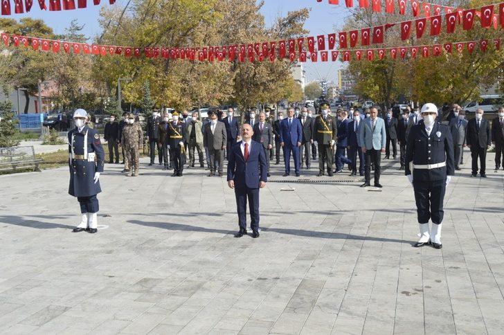 Ağrı’da 29 Ekim Cumhuriyet Bayramı dolayısıyla tören düzenlendi G2
