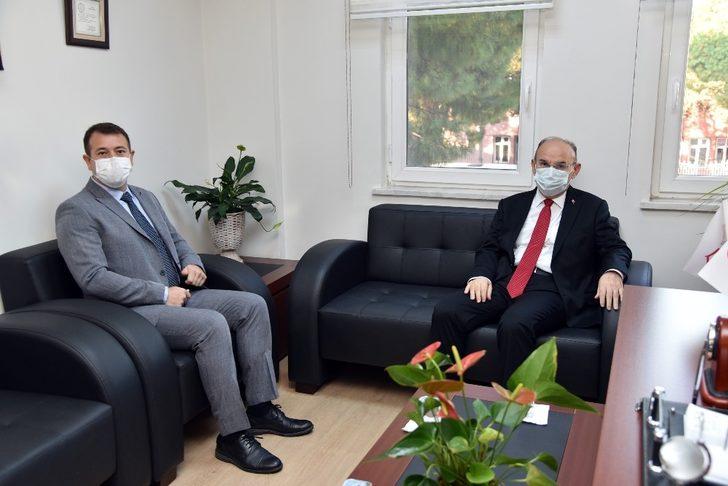 Vali Karadeniz çocuklarla bir araya geldi G3