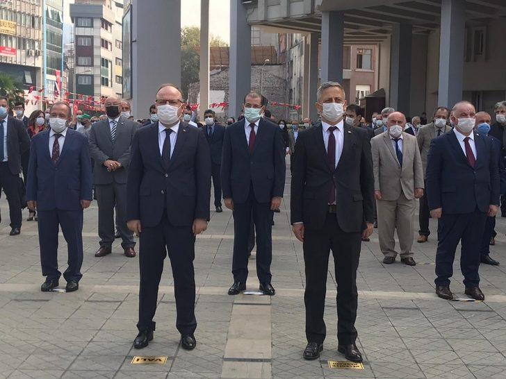 Zonguldak’ta 29 Ekim öncesi çelenk sunuldu G5