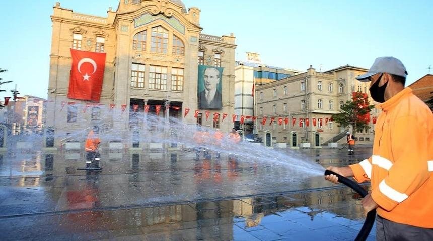Aksaray’da cadde ve sokaklar yıkanıyor