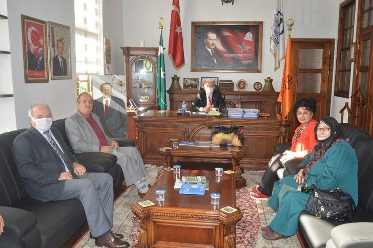 Azerbaycanlı akademisyenlerden Türk halkına teşekkür G1