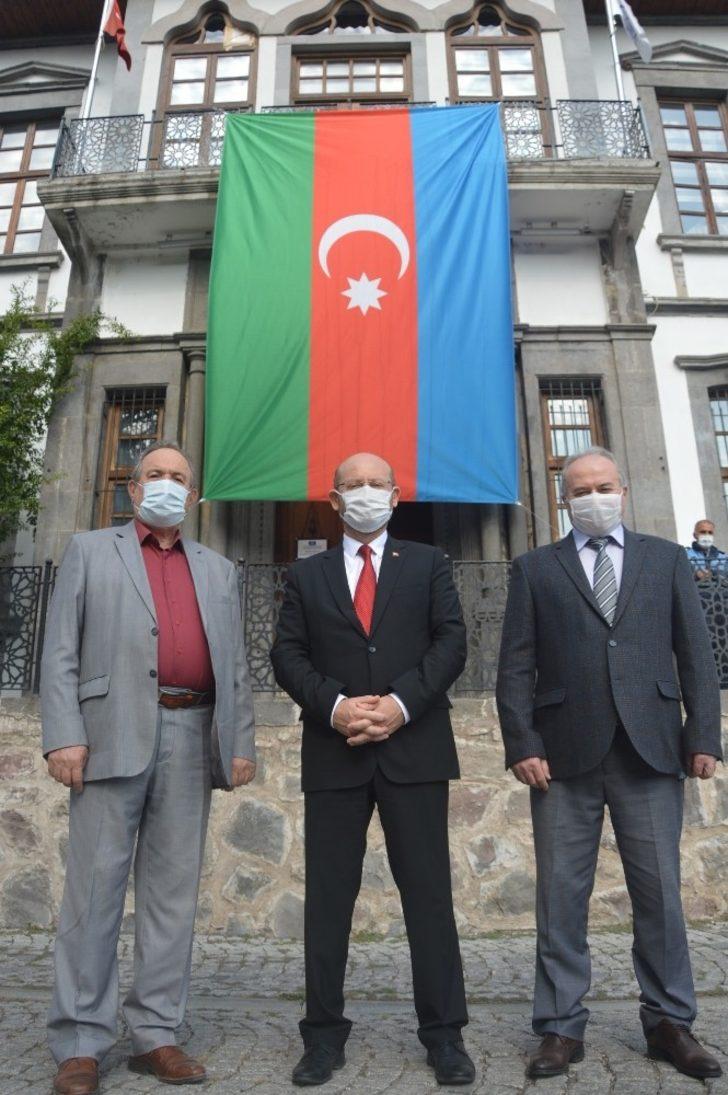 Azerbaycanlı akademisyenlerden Türk halkına teşekkür G3