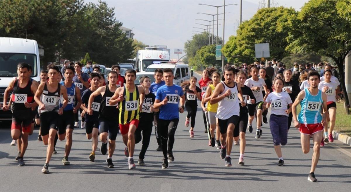 Erzincan&rsquo;da Cumhuriyet koşusu yapıldı