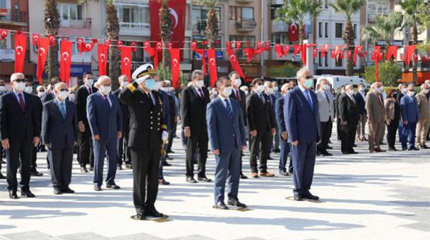 Çanakkale’de Atatürk Anıtı'na çelenk konuldu