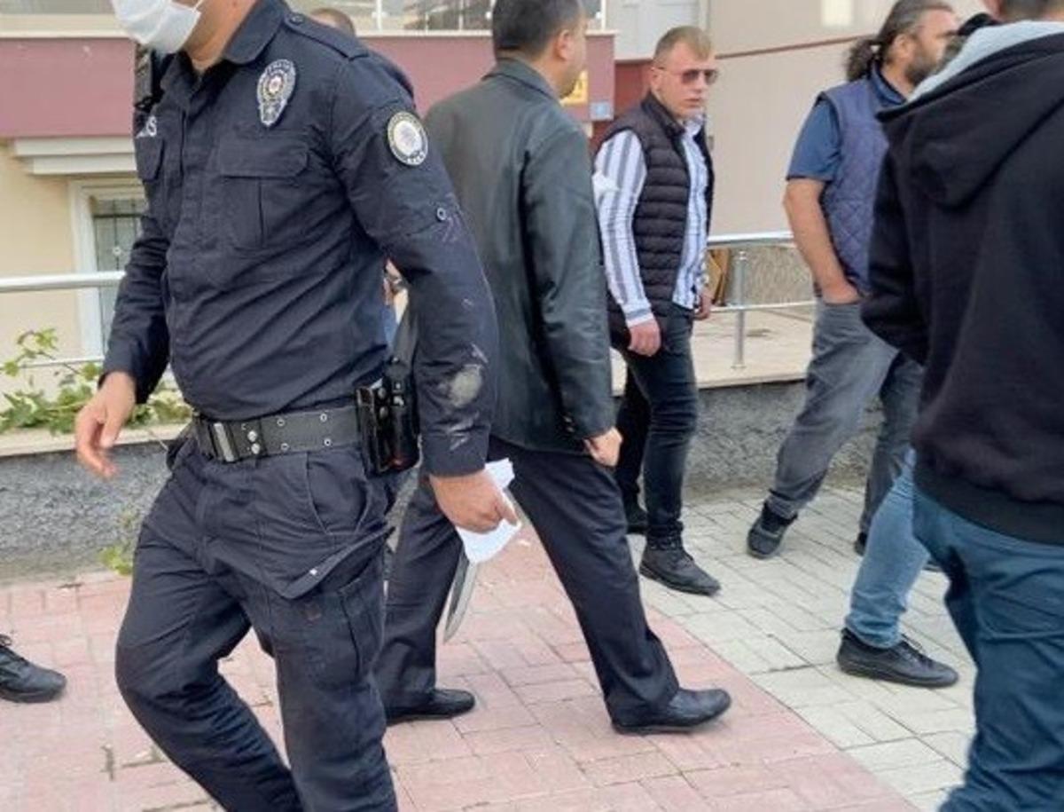 Afyonkarahisar&rsquo;da yol verme kavgası kanlı bitti