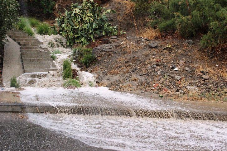 Bodrum’da sokaklar göle döndü G3