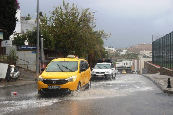 Bodrum’da sokaklar göle döndü G4